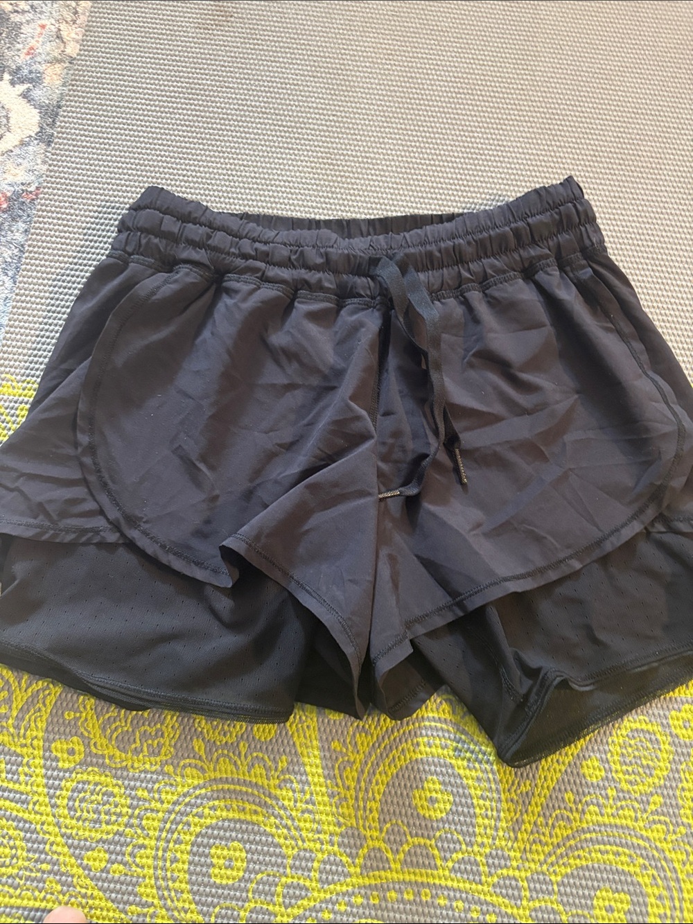 Lulu classic Running shorts. Mid rise